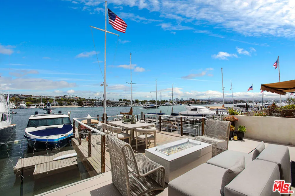 642 Via Lido Nord Newport Beach, CA 92663