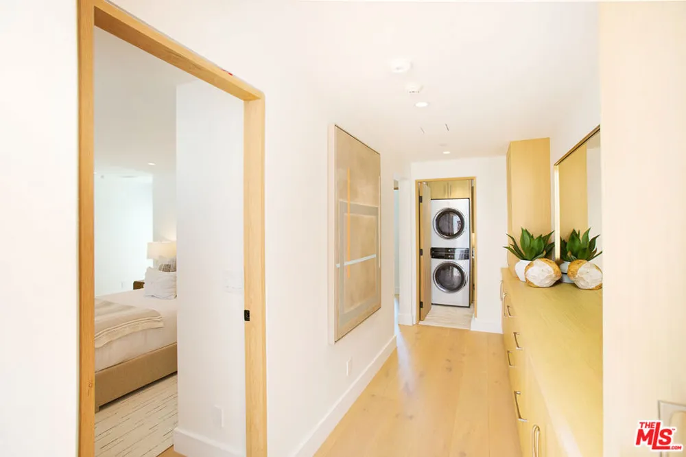 642 Via Lido Nord Newport Beach, CA 92663