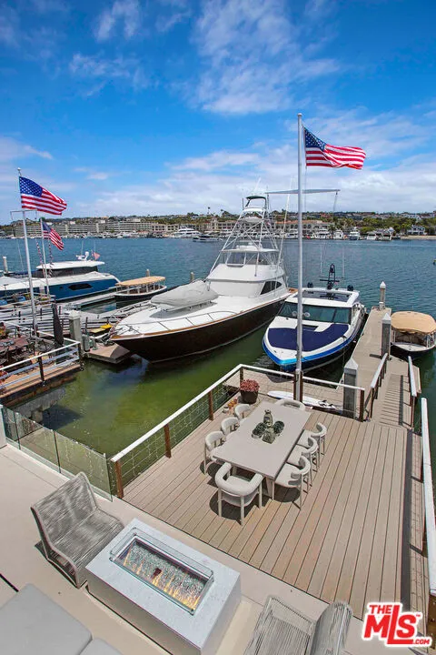 642 Via Lido Nord Newport Beach, CA 92663