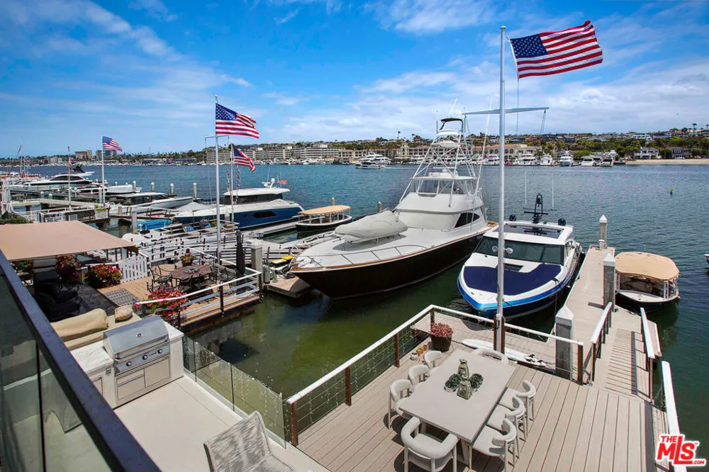 642 Via Lido Nord Newport Beach, CA 92663
