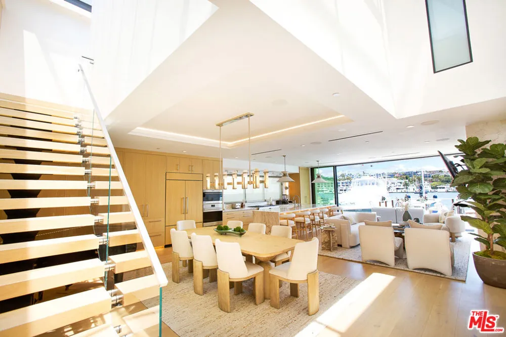642 Via Lido Nord Newport Beach, CA 92663