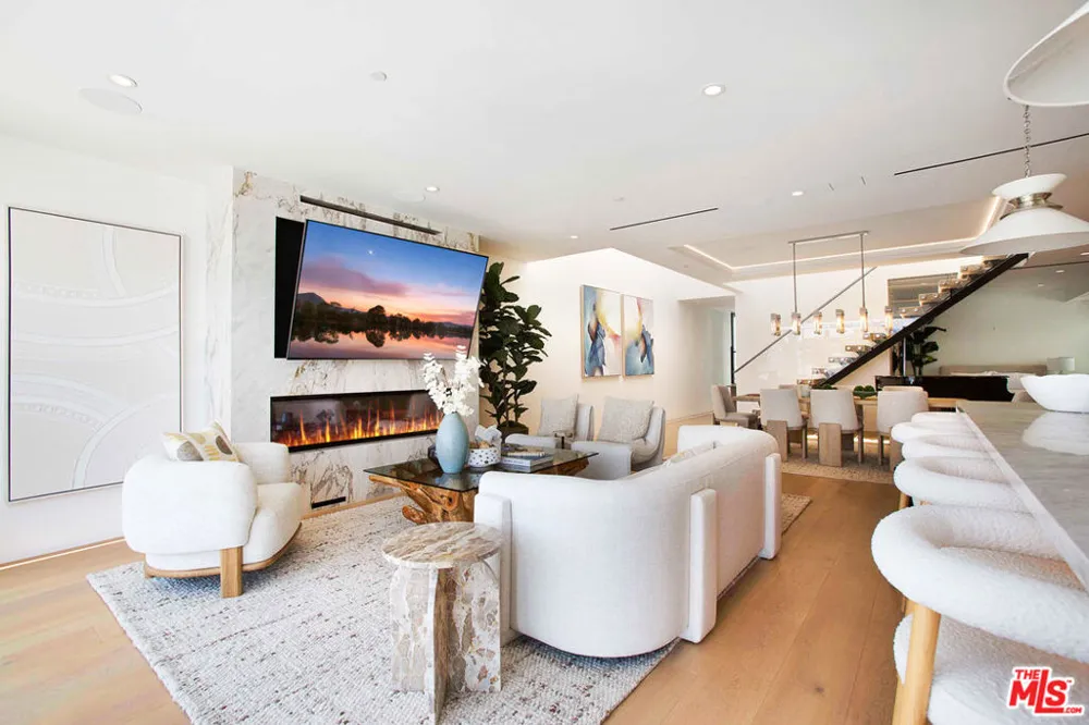 642 Via Lido Nord Newport Beach, CA 92663