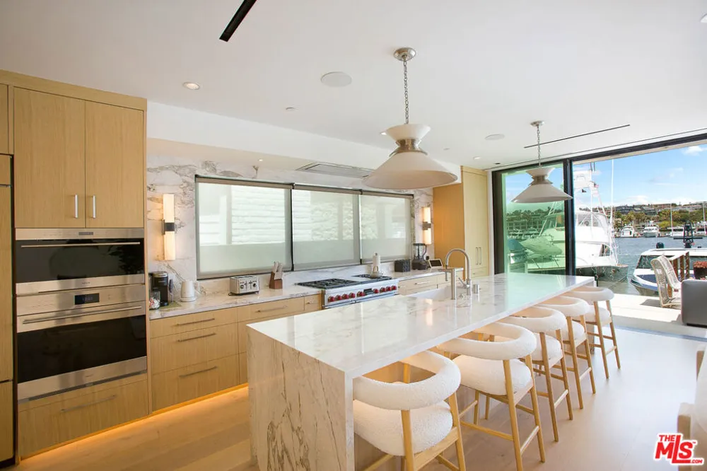 642 Via Lido Nord Newport Beach, CA 92663