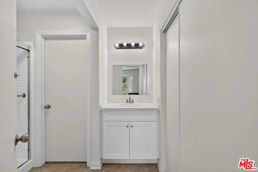 2680 La Paloma Circle Thousand Oaks, CA 91360