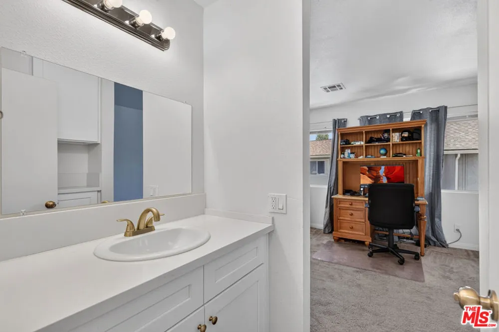 2680 La Paloma Circle Thousand Oaks, CA 91360