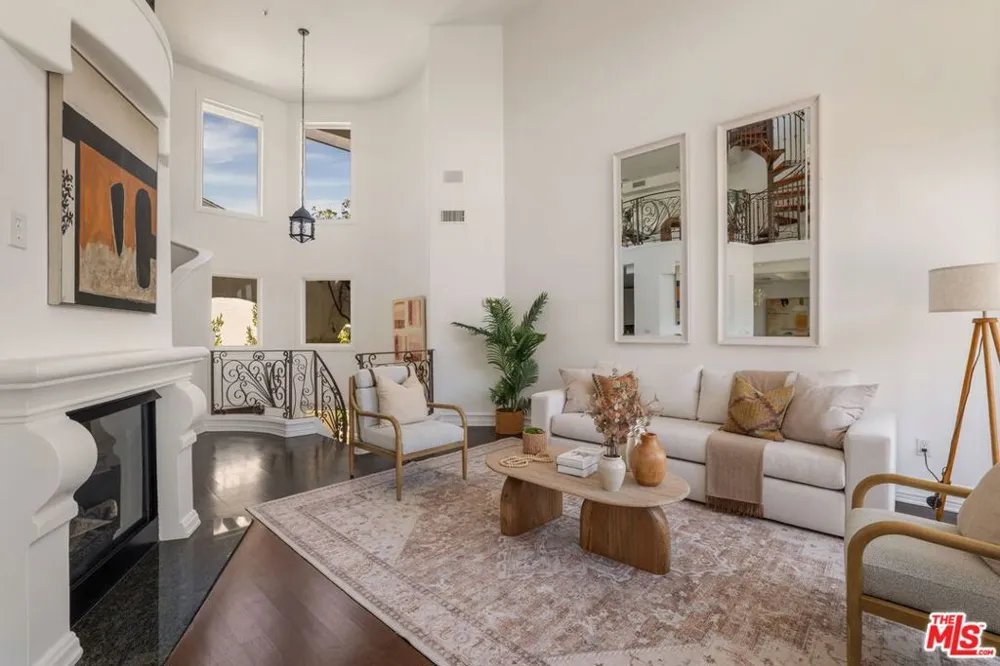 2922 Montana Avenue #B Santa Monica, CA 90403