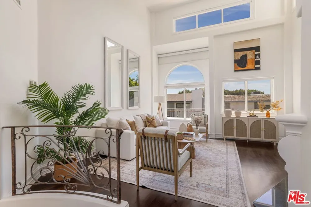 2922 Montana Avenue #B Santa Monica, CA 90403