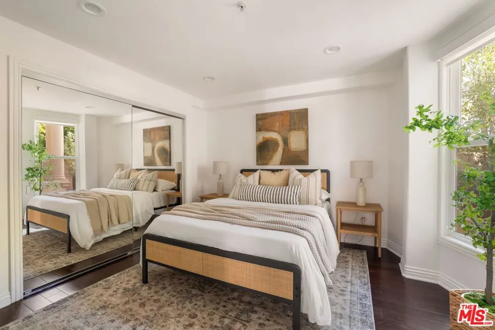 2922 Montana Avenue #B Santa Monica, CA 90403