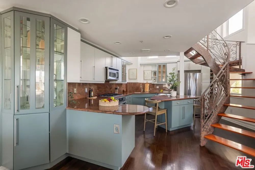2922 Montana Avenue #B Santa Monica, CA 90403
