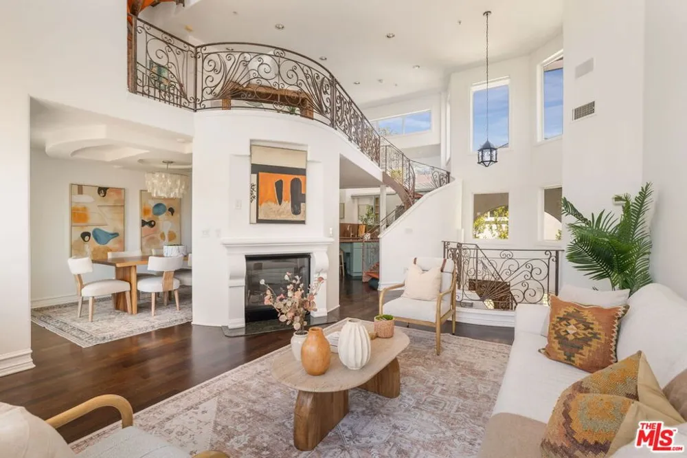 2922 Montana Avenue #B Santa Monica, CA 90403