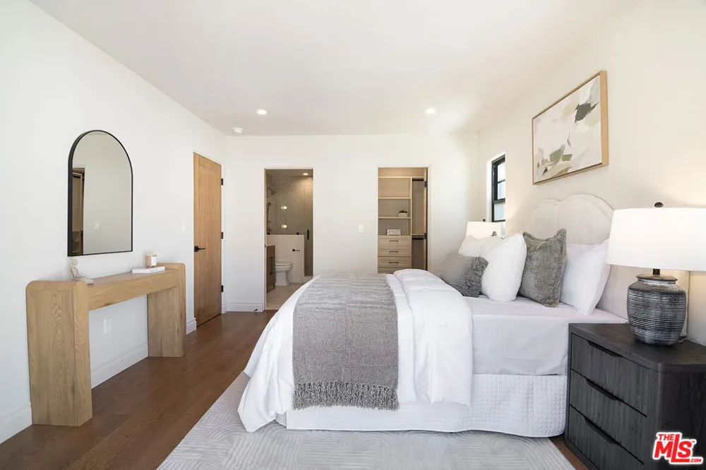6417 Lindenhurst Avenue Los Angeles, CA 90048