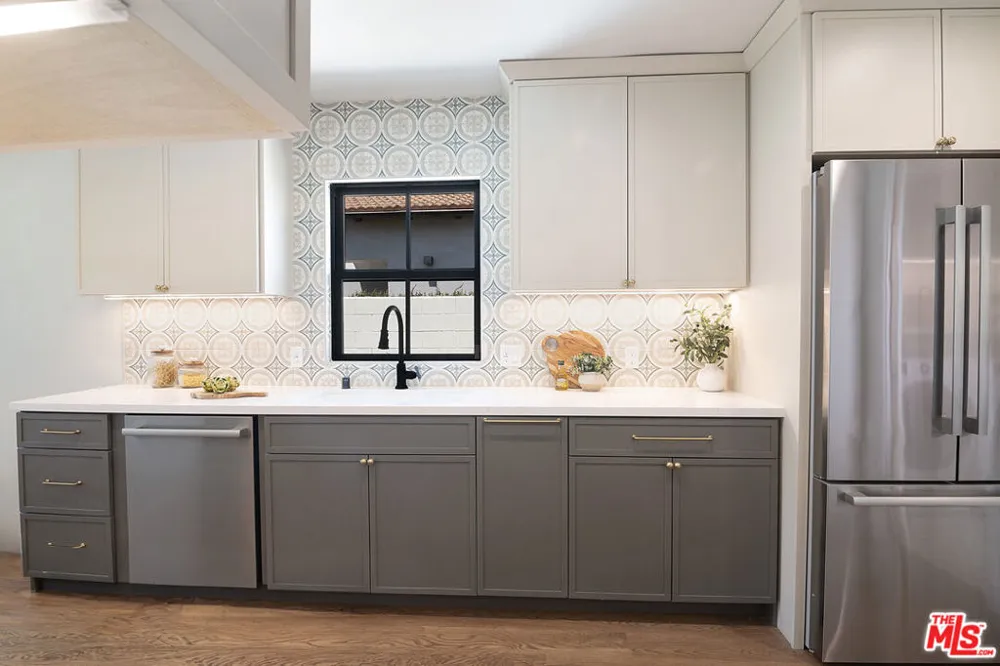 6417 Lindenhurst Avenue Los Angeles, CA 90048