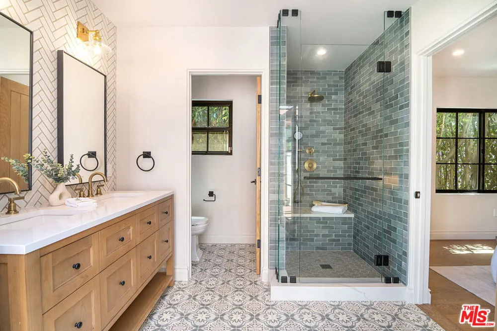 6417 Lindenhurst Avenue Los Angeles, CA 90048
