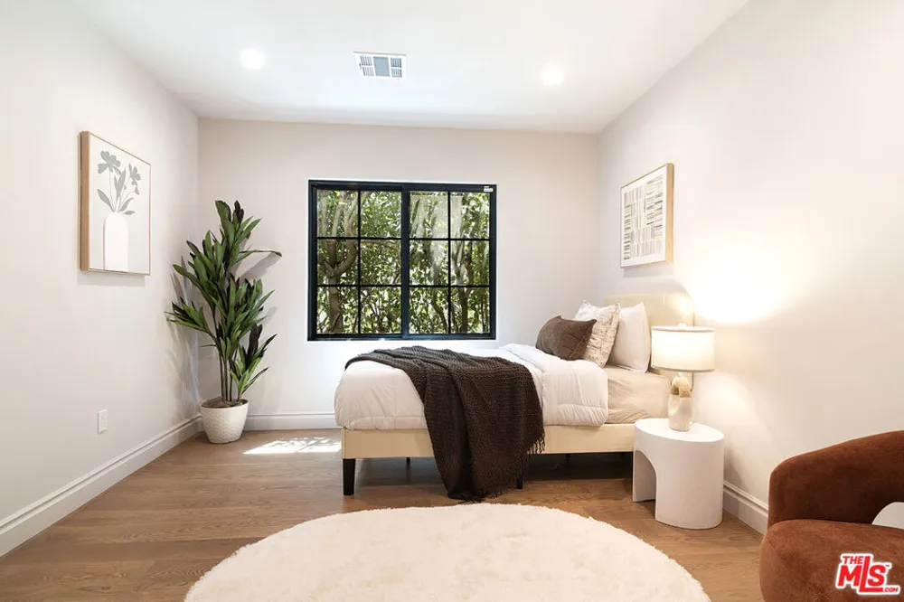 6417 Lindenhurst Avenue Los Angeles, CA 90048