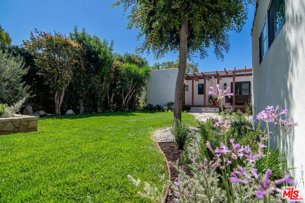6417 Lindenhurst Avenue Los Angeles, CA 90048