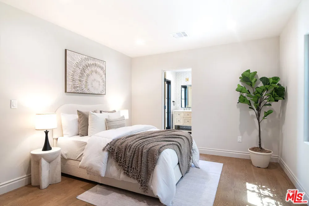 6417 Lindenhurst Avenue Los Angeles, CA 90048