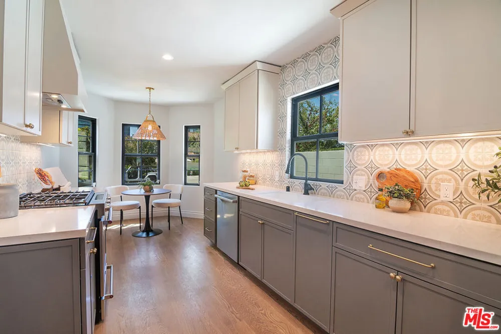 6417 Lindenhurst Avenue Los Angeles, CA 90048