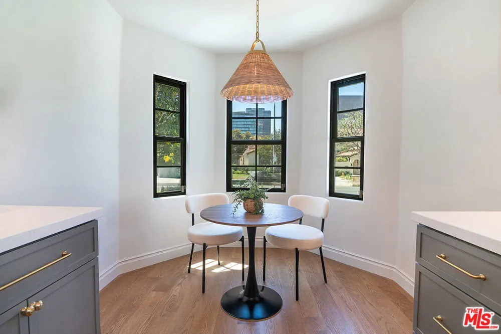 6417 Lindenhurst Avenue Los Angeles, CA 90048