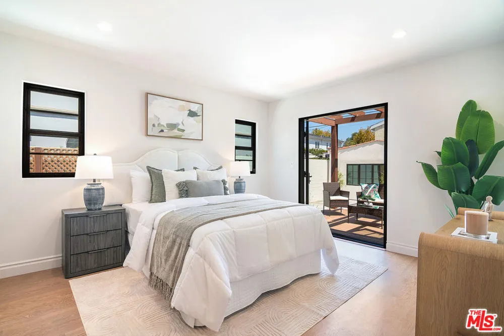 6417 Lindenhurst Avenue Los Angeles, CA 90048