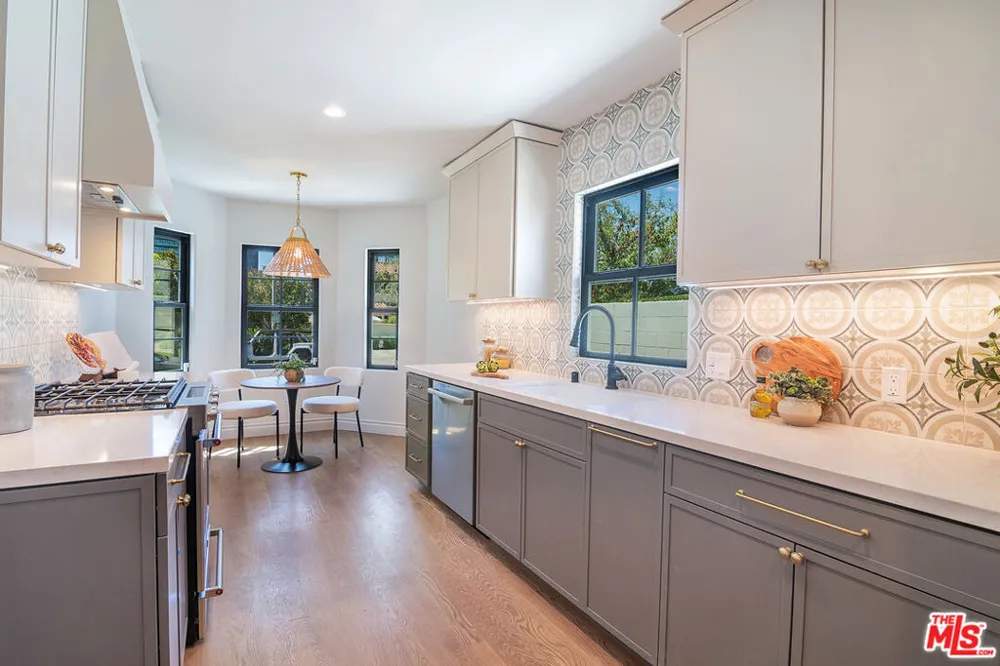 6417 Lindenhurst Avenue Los Angeles, CA 90048