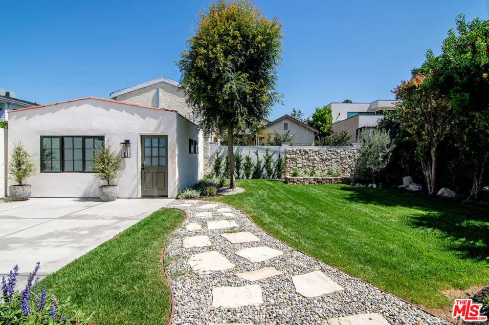 6417 Lindenhurst Avenue Los Angeles, CA 90048