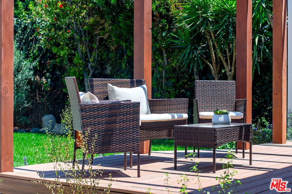 6417 Lindenhurst Avenue Los Angeles, CA 90048