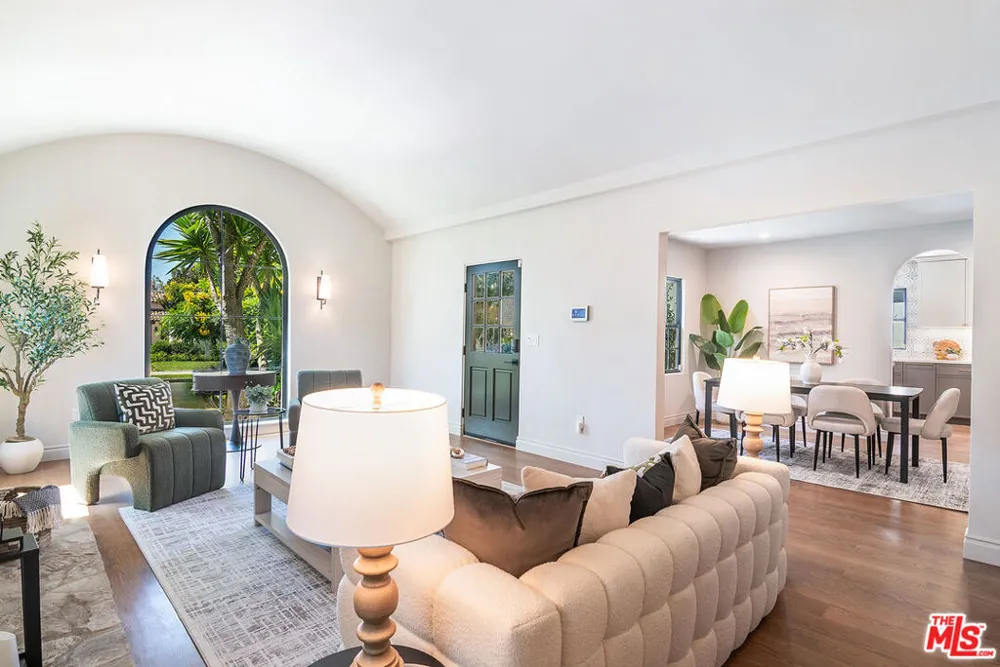 6417 Lindenhurst Avenue Los Angeles, CA 90048