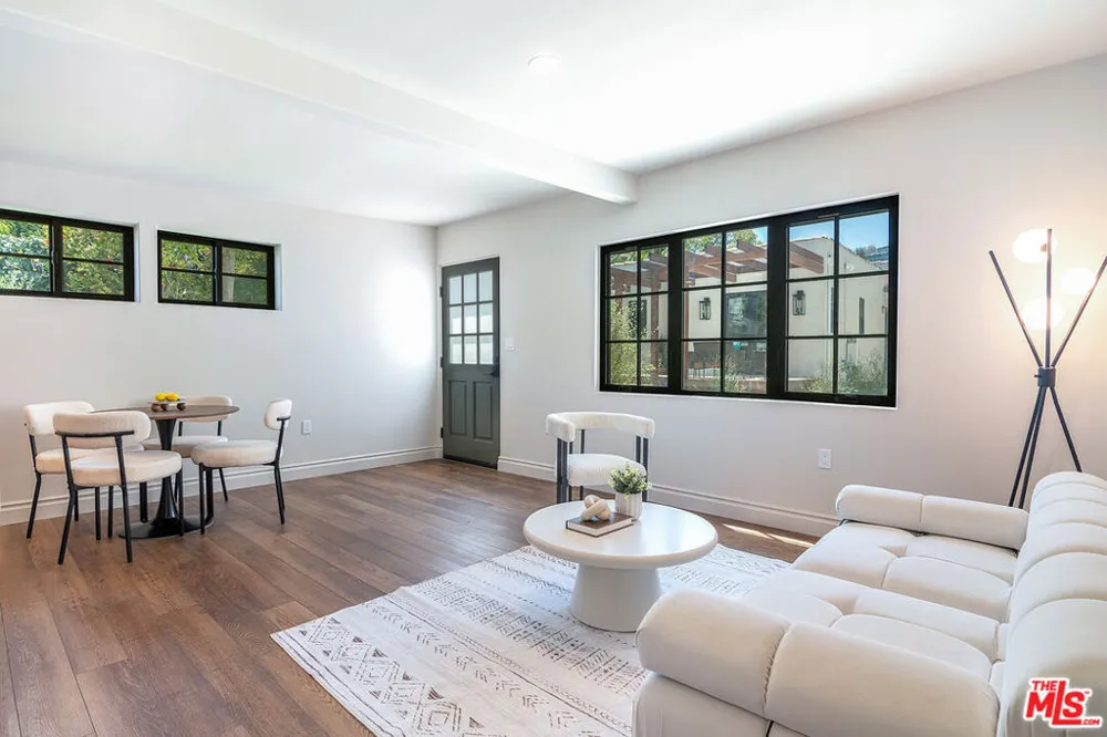 6417 Lindenhurst Avenue Los Angeles, CA 90048