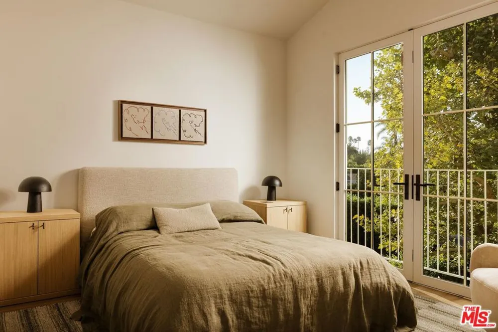 12128 Hesby Street Valley Village, CA 91607