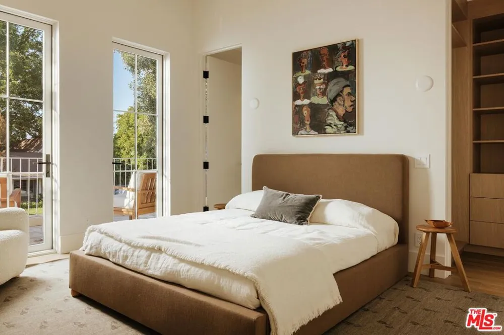 12128 Hesby Street Valley Village, CA 91607