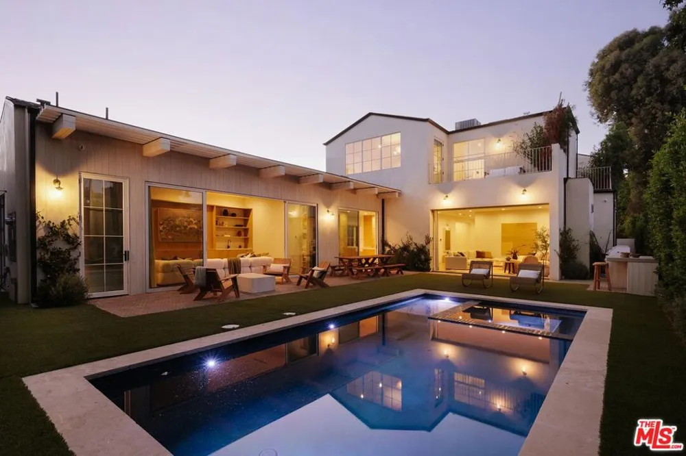 12128 Hesby Street Valley Village, CA 91607