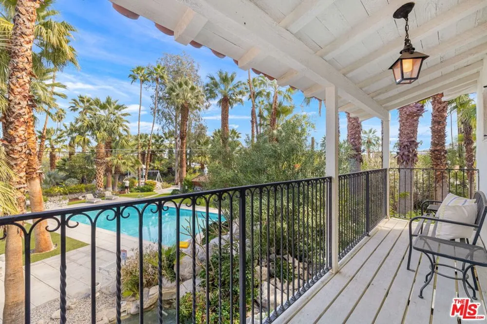 608 S Indian Trail Palm Springs, CA 92264