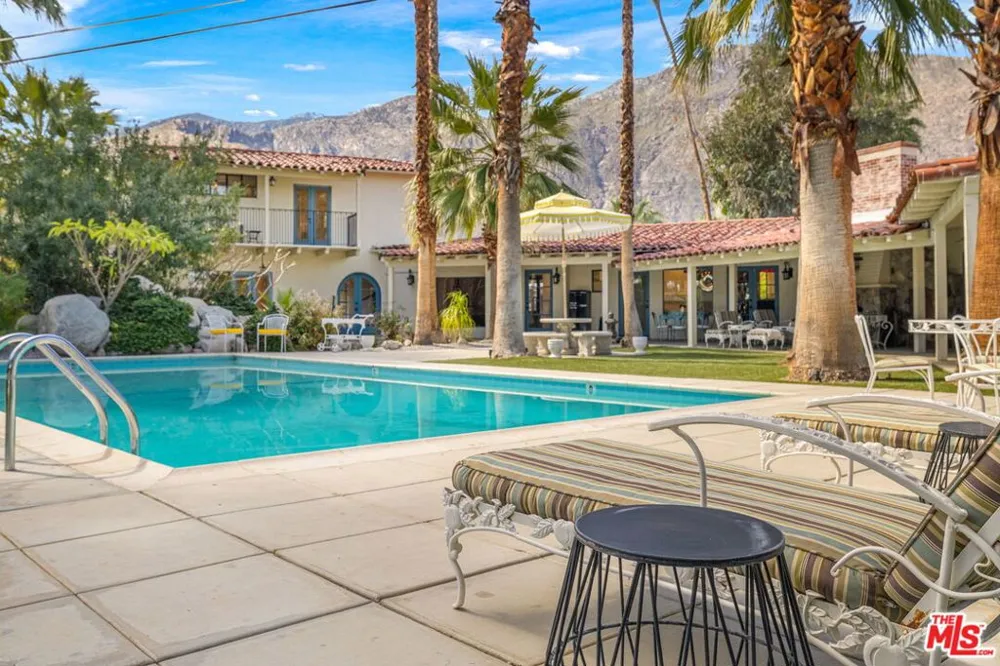 608 S Indian Trail Palm Springs, CA 92264