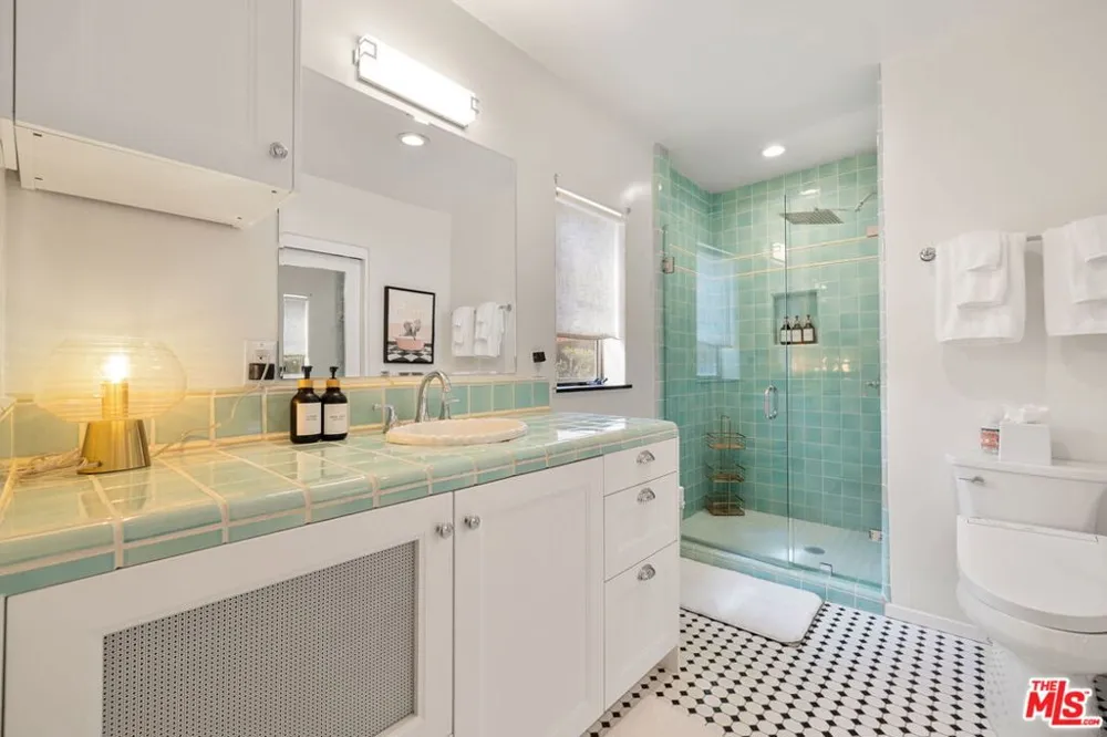 608 S Indian Trail Palm Springs, CA 92264