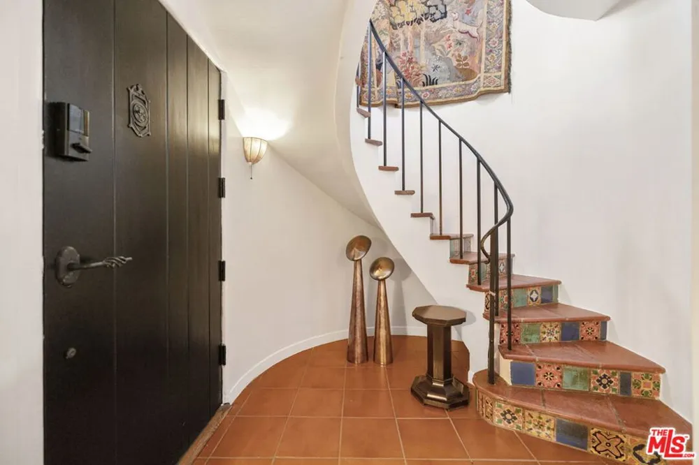 608 S Indian Trail Palm Springs, CA 92264