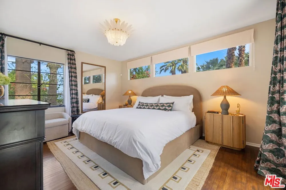 608 S Indian Trail Palm Springs, CA 92264