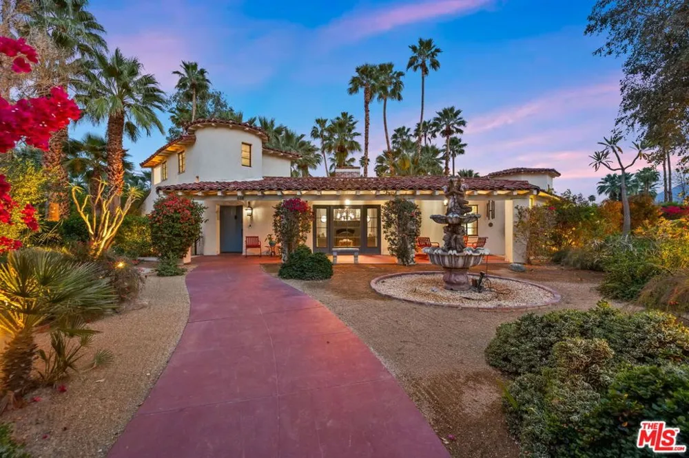 608 S Indian Trail Palm Springs, CA 92264