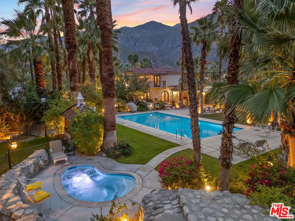 608 S Indian Trail Palm Springs, CA 92264
