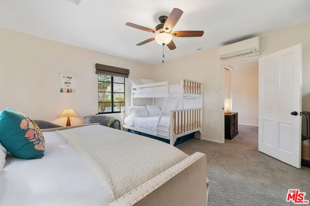 608 S Indian Trail Palm Springs, CA 92264