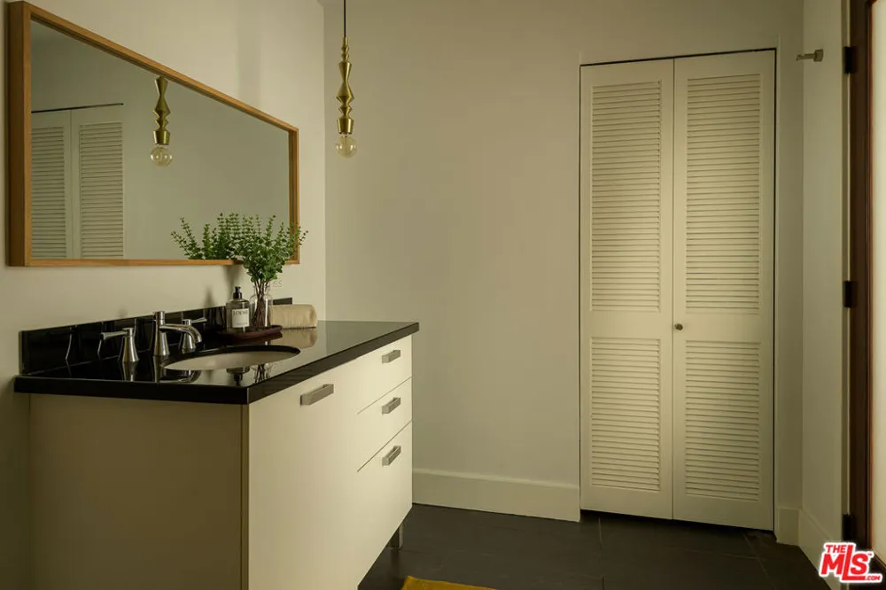 460 S Spring Street #810 Los Angeles, CA 90013