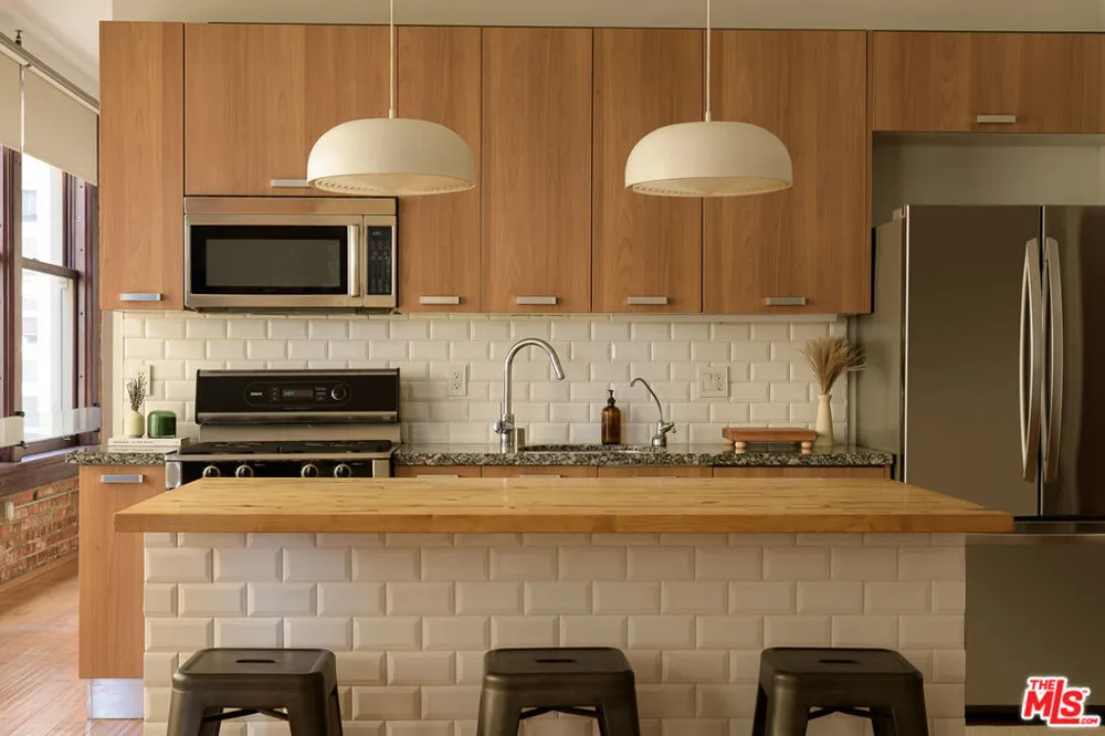 460 S Spring Street #810 Los Angeles, CA 90013