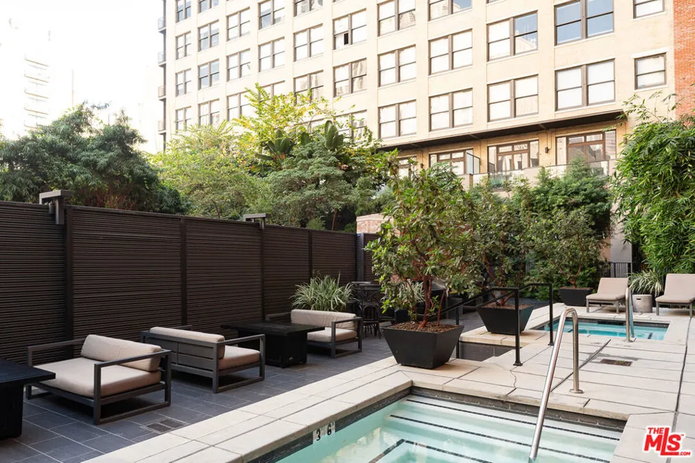 460 S Spring Street #810 Los Angeles, CA 90013