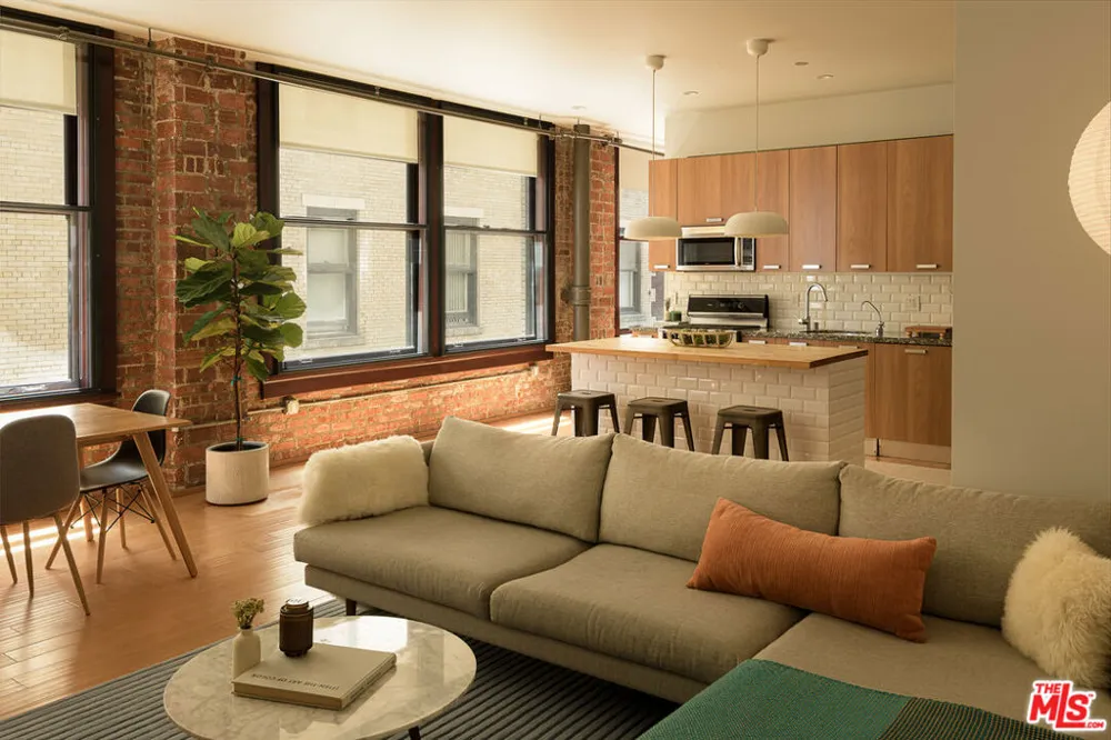 460 S Spring Street #810 Los Angeles, CA 90013
