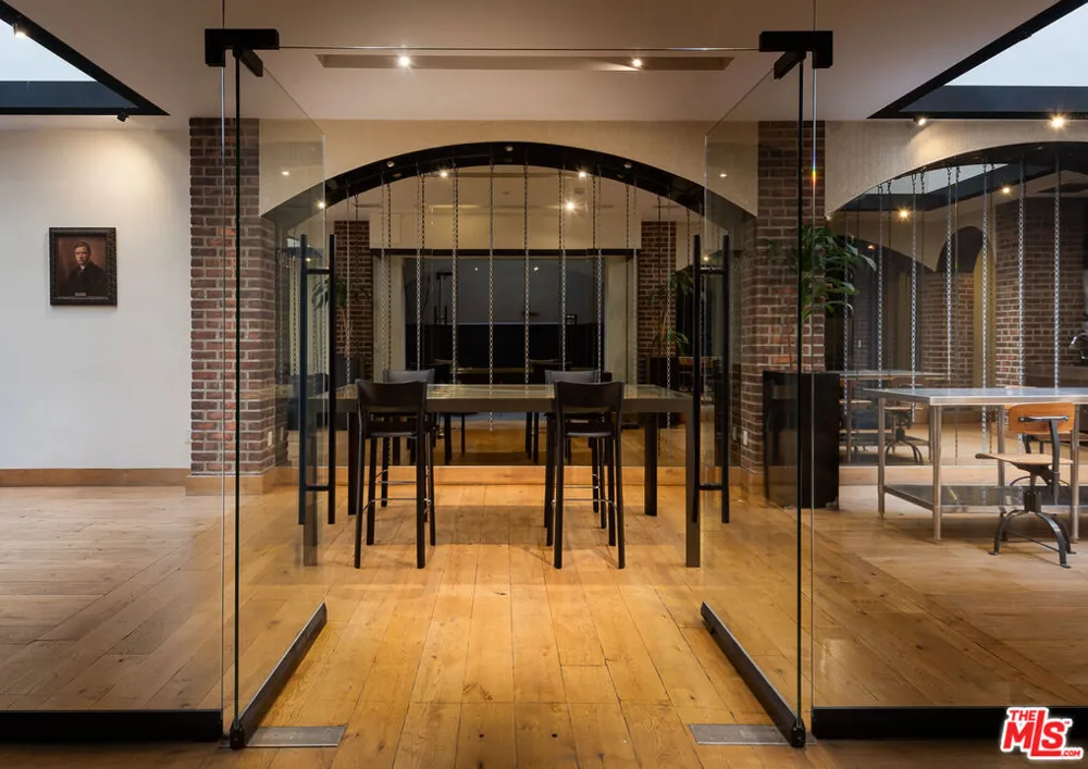 460 S Spring Street #810 Los Angeles, CA 90013