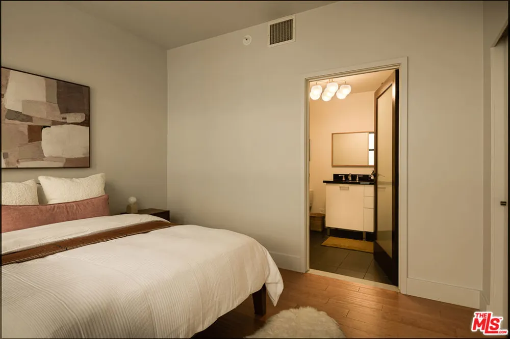 460 S Spring Street #810 Los Angeles, CA 90013