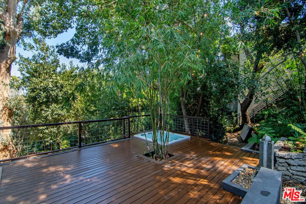 3475 Knoll Drive Los Angeles, CA 90068