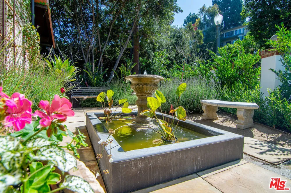 3475 Knoll Drive Los Angeles, CA 90068