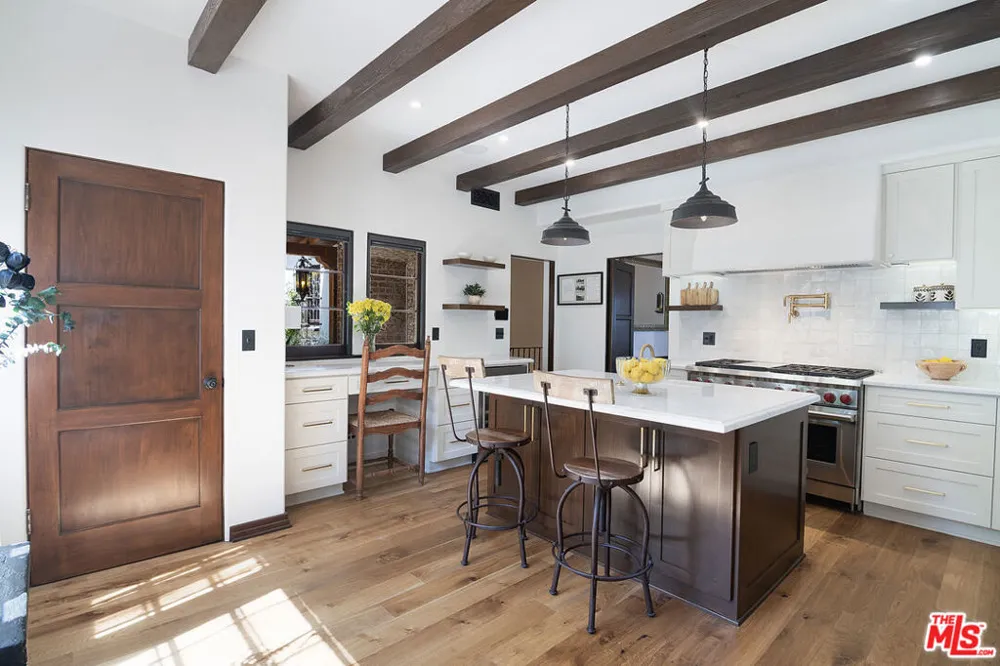 3475 Knoll Drive Los Angeles, CA 90068