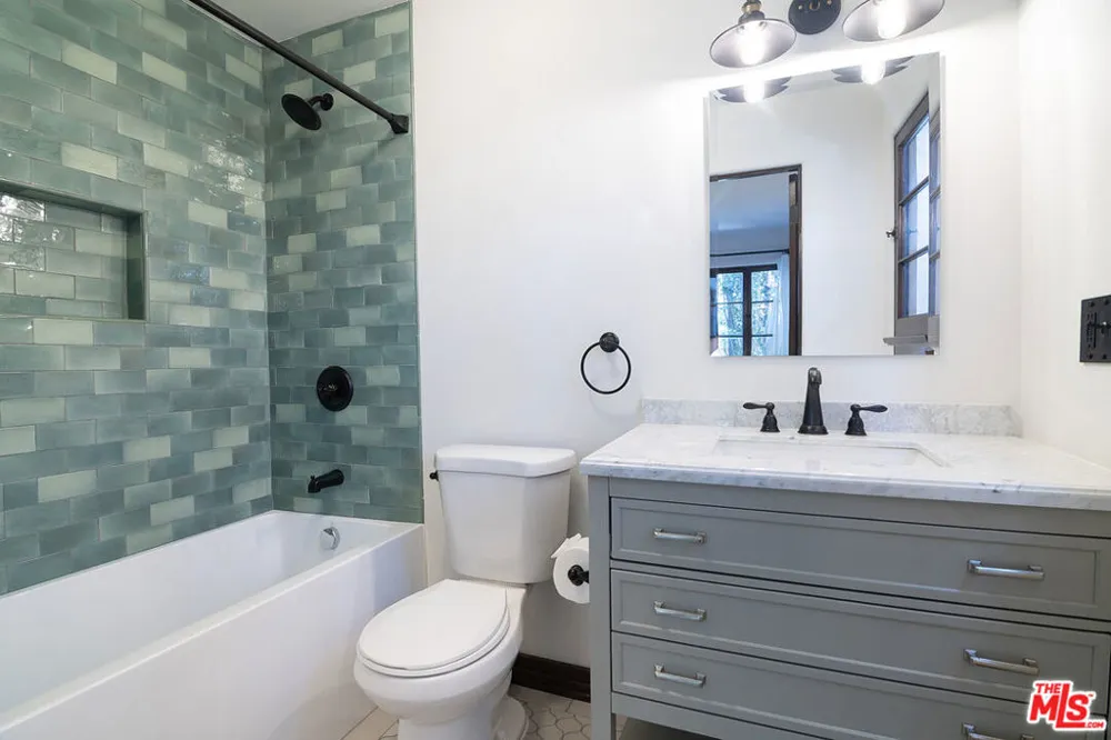 3475 Knoll Drive Los Angeles, CA 90068