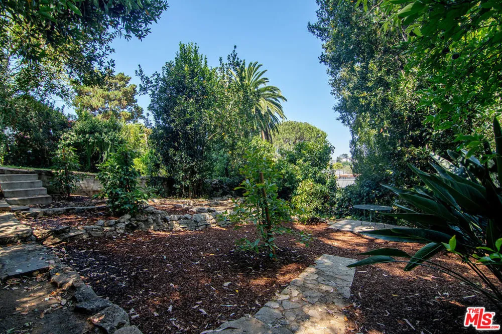 3475 Knoll Drive Los Angeles, CA 90068